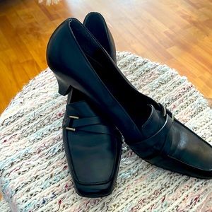 Black leather naturalizer pumps size 8.5